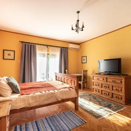 Corona Vendégház 2*