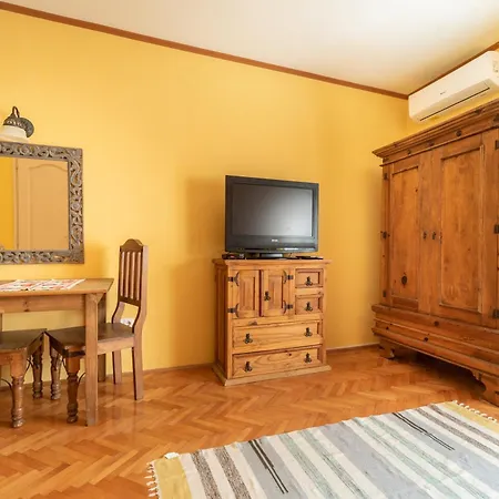 Corona Vendégház 2*